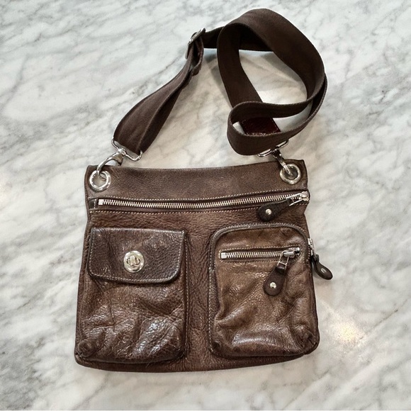 Roots Vintage Village Crossbody Bag in Brown Patina Leather - Picture 5 of 11